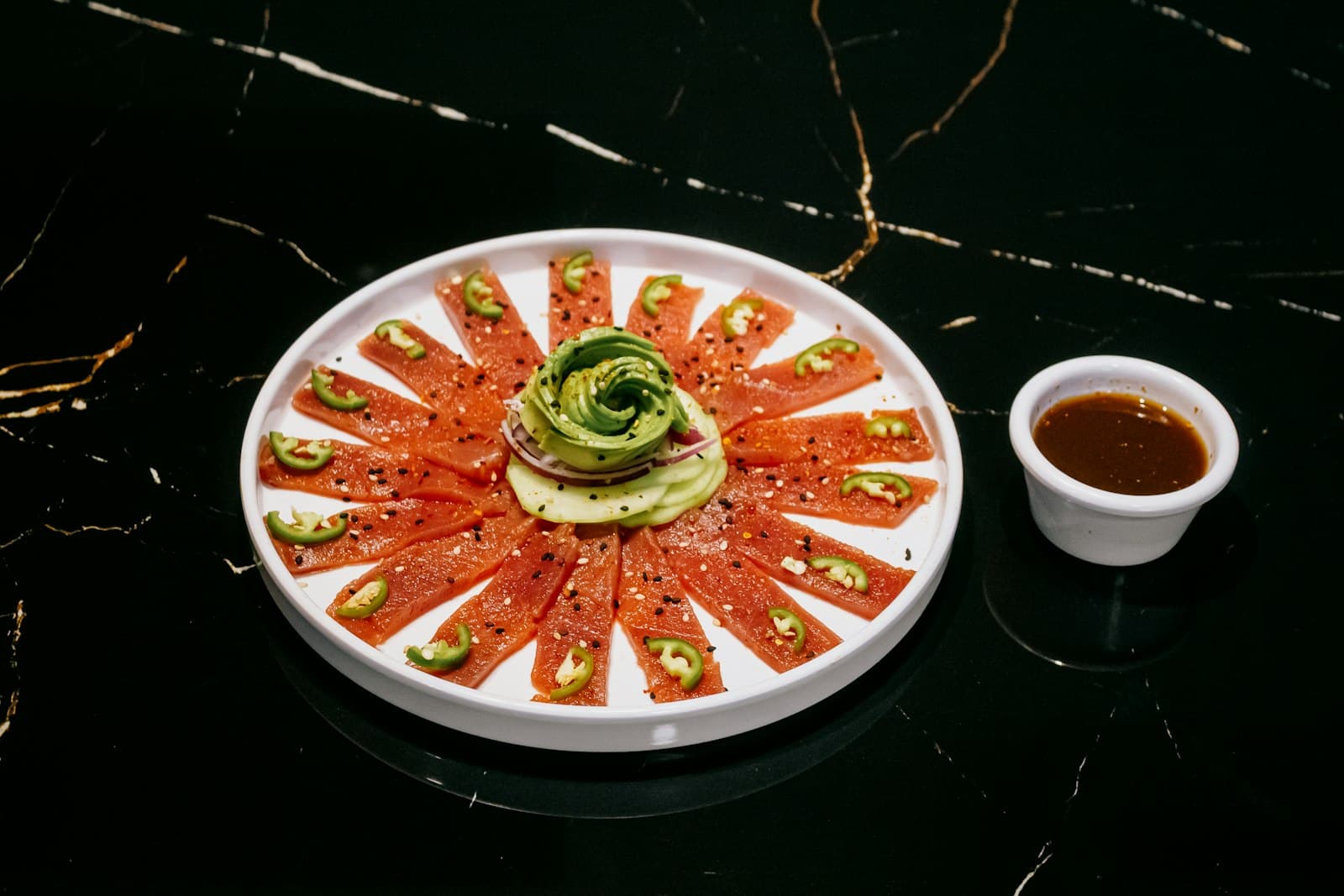 Carpaccio de salmão trufado